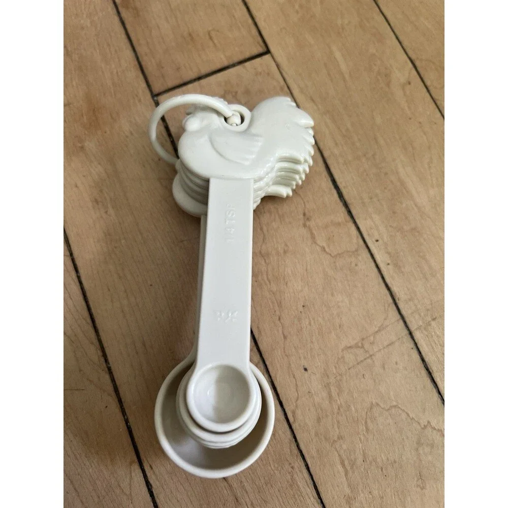 Paula Deen Rooster Measuring Spoons 5 Piece Set Nesting Beige